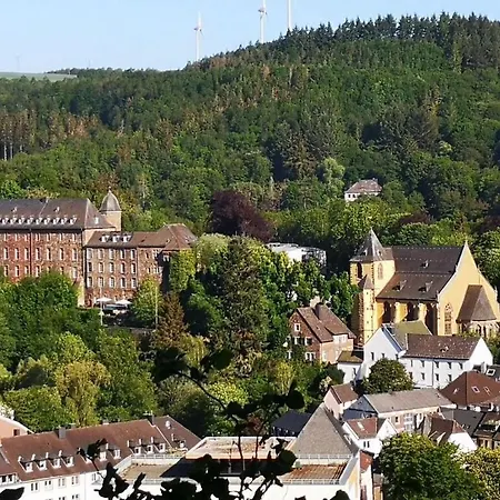 Schmahl Comfortable 펜션 *